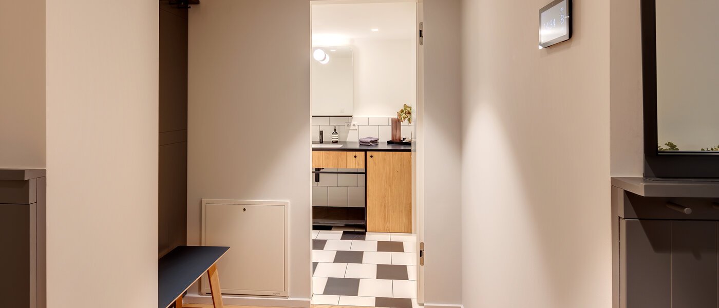 appartement style maisonnette avec mezzanine München Herzogpark 02 entrée/couloir 12616