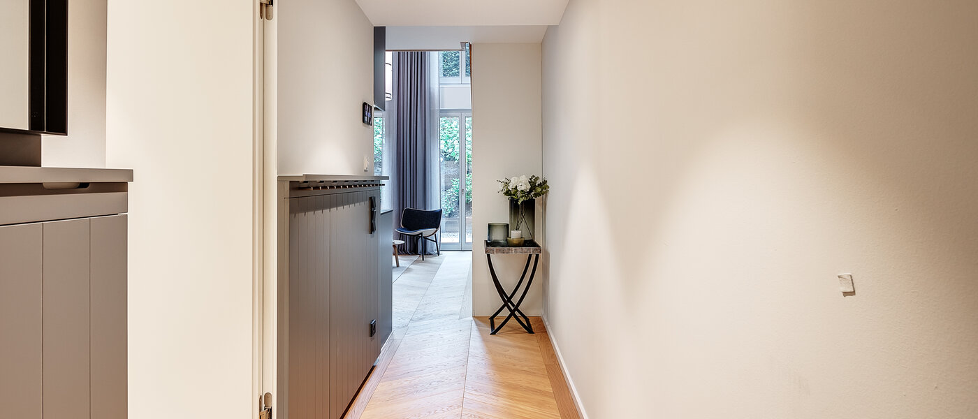 appartement style maisonnette avec mezzanine München Herzogpark 02 entrée/couloir 12618