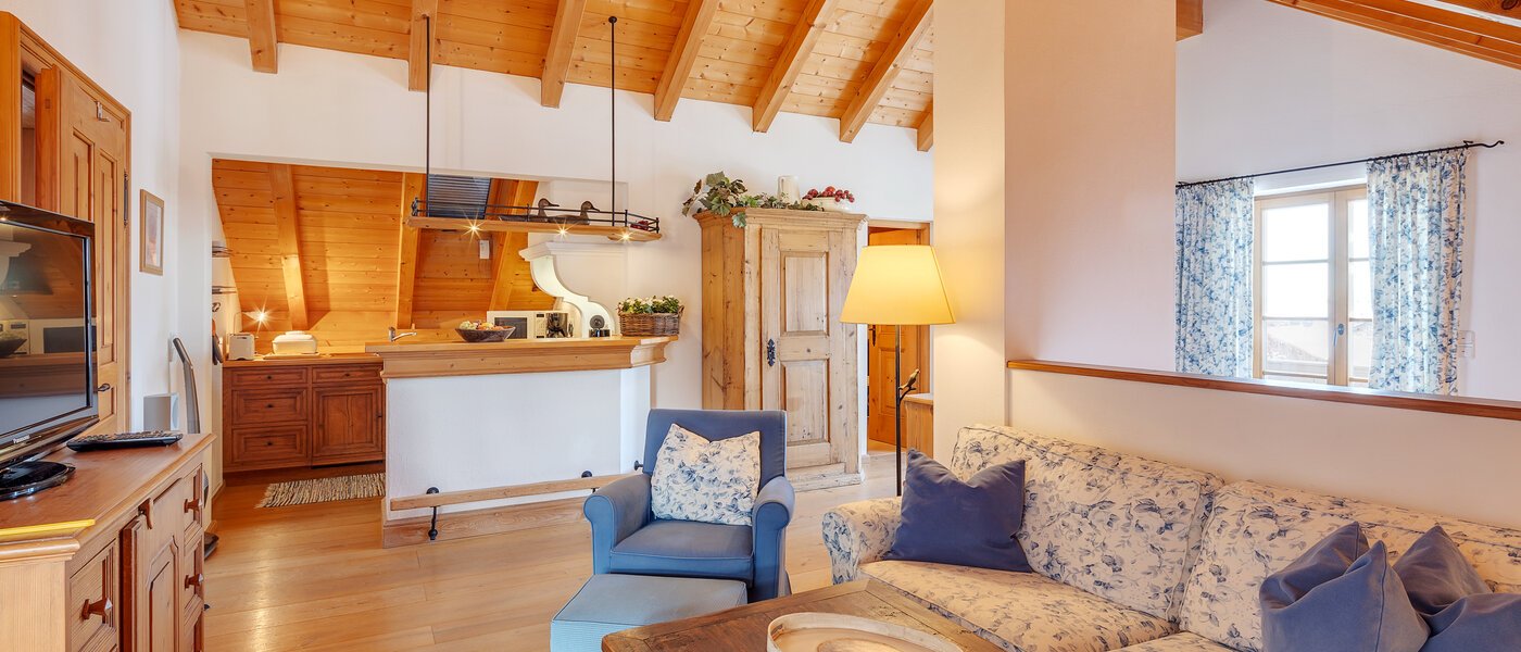 appartement sous les toits Bad Heilbrunn 03 pièce à vivre 12824