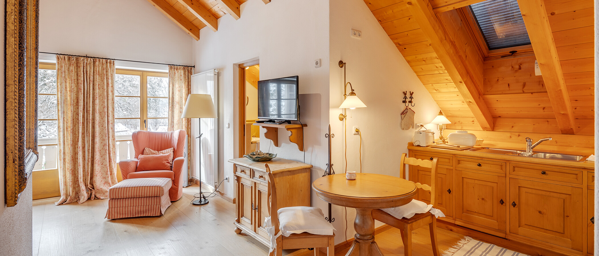 appartement sous les toits Bad Heilbrunn 01 pièce à vivre 12826