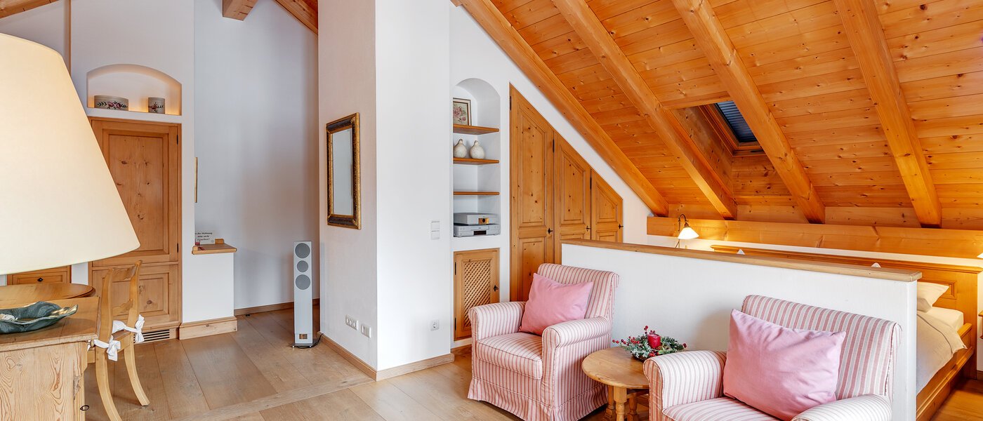 appartement sous les toits Bad Heilbrunn 03 pièce à vivre 12826