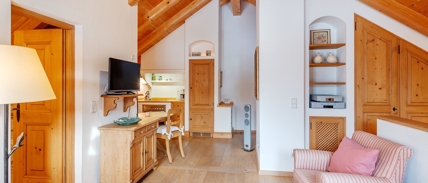 appartement sous les toits Bad Heilbrunn 04 pièce à vivre 12826