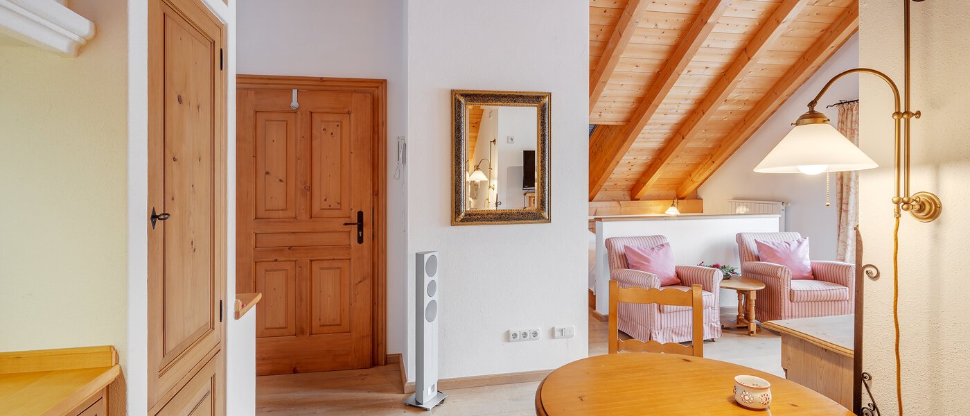 appartement sous les toits Bad Heilbrunn 05 pièce à vivre 12826