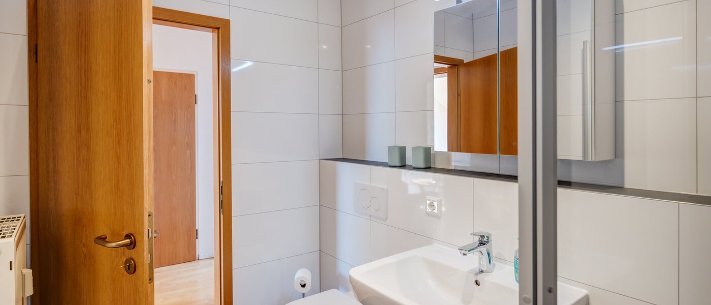appartement sous les toits München Obermenzing 02 salle de bain 12904