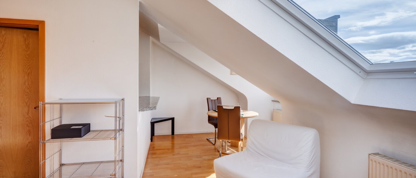 appartement sous les toits München Obermenzing 02 pièce à vivre 12904