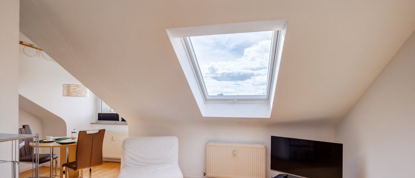 appartement sous les toits München Obermenzing 04 pièce à vivre 12904