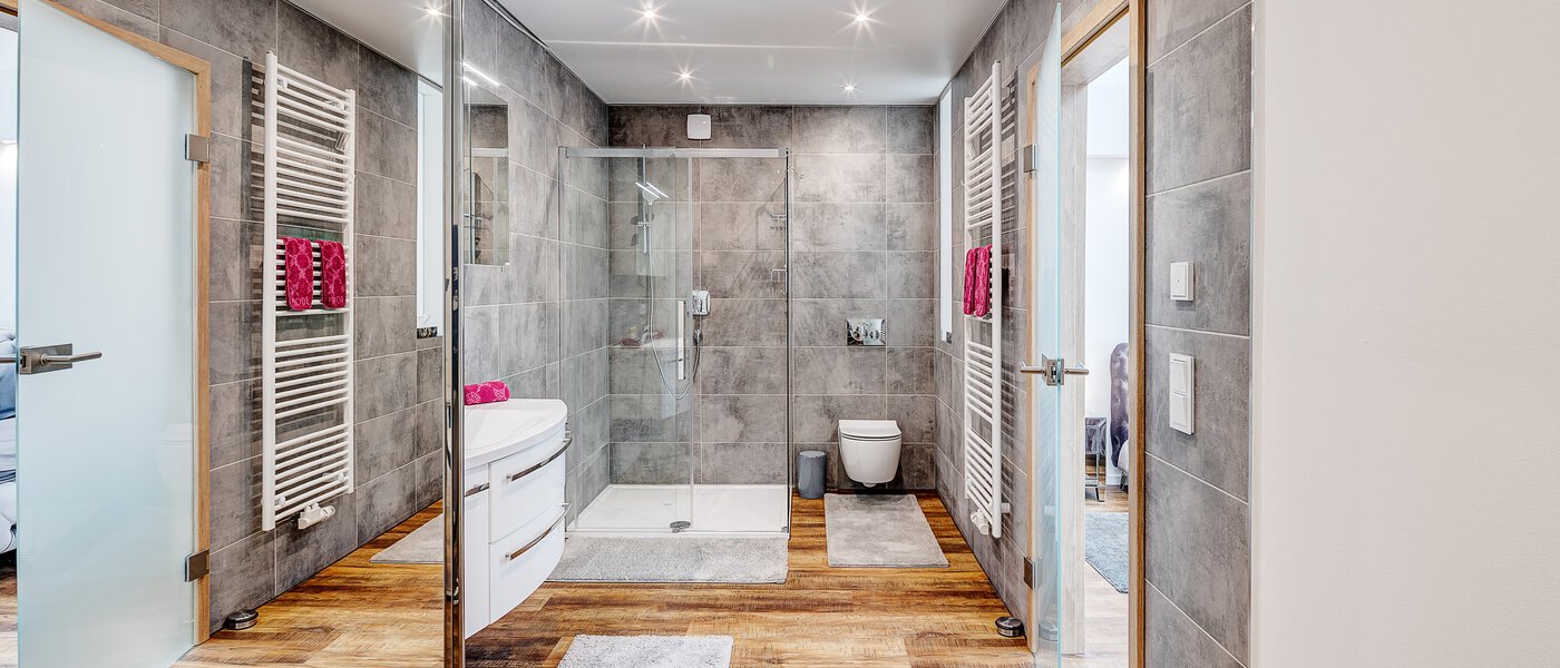 maison Baldham 01 2ème s. de bain 12920