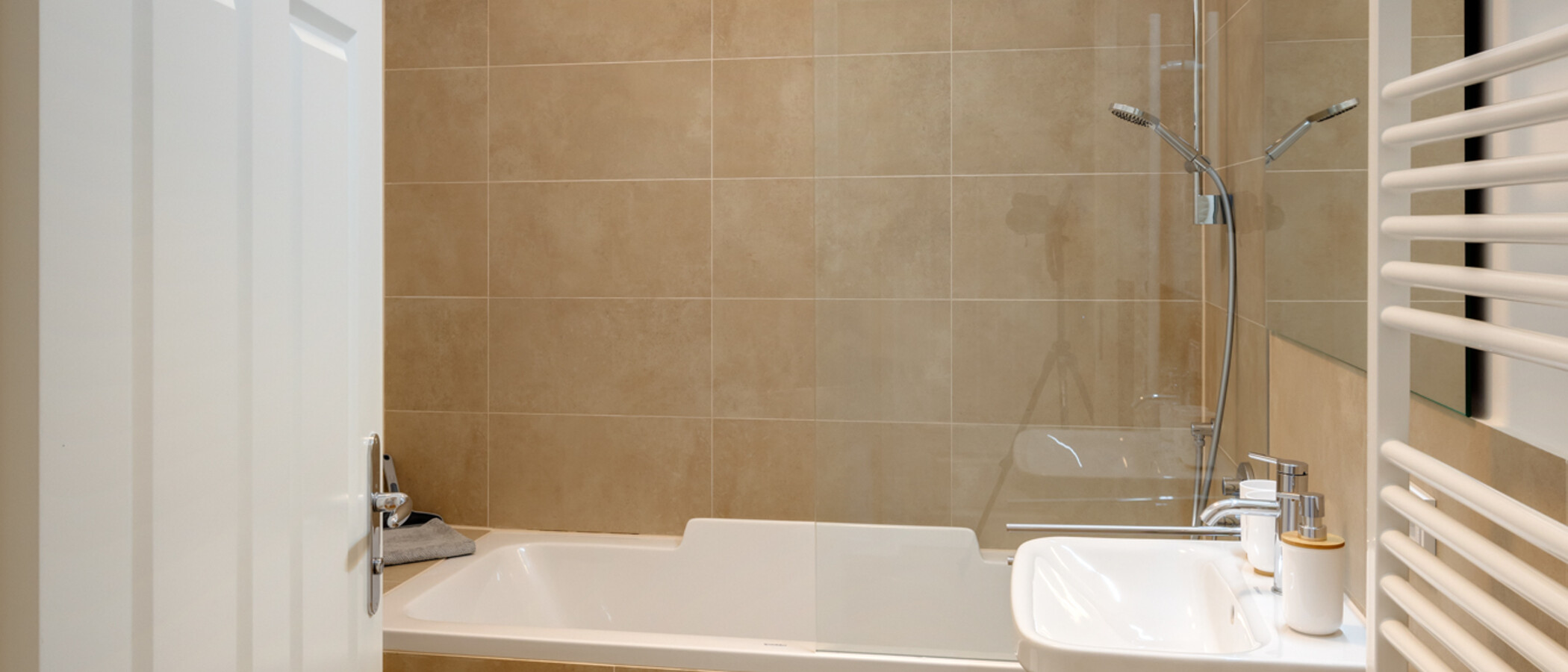 appartement sous les toits München Glockenbachviertel 01 1ère salle de bain 12963