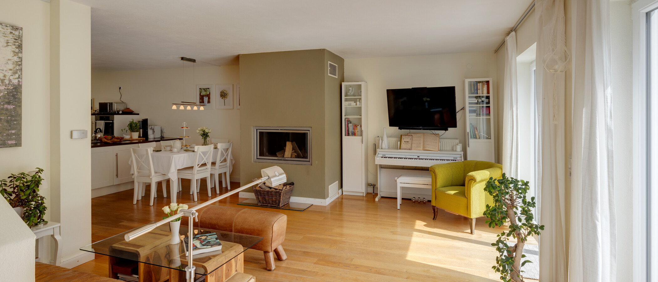 maison mitoyenne placée au milieu de la rangée Garching 04 pièce à vivre 13131