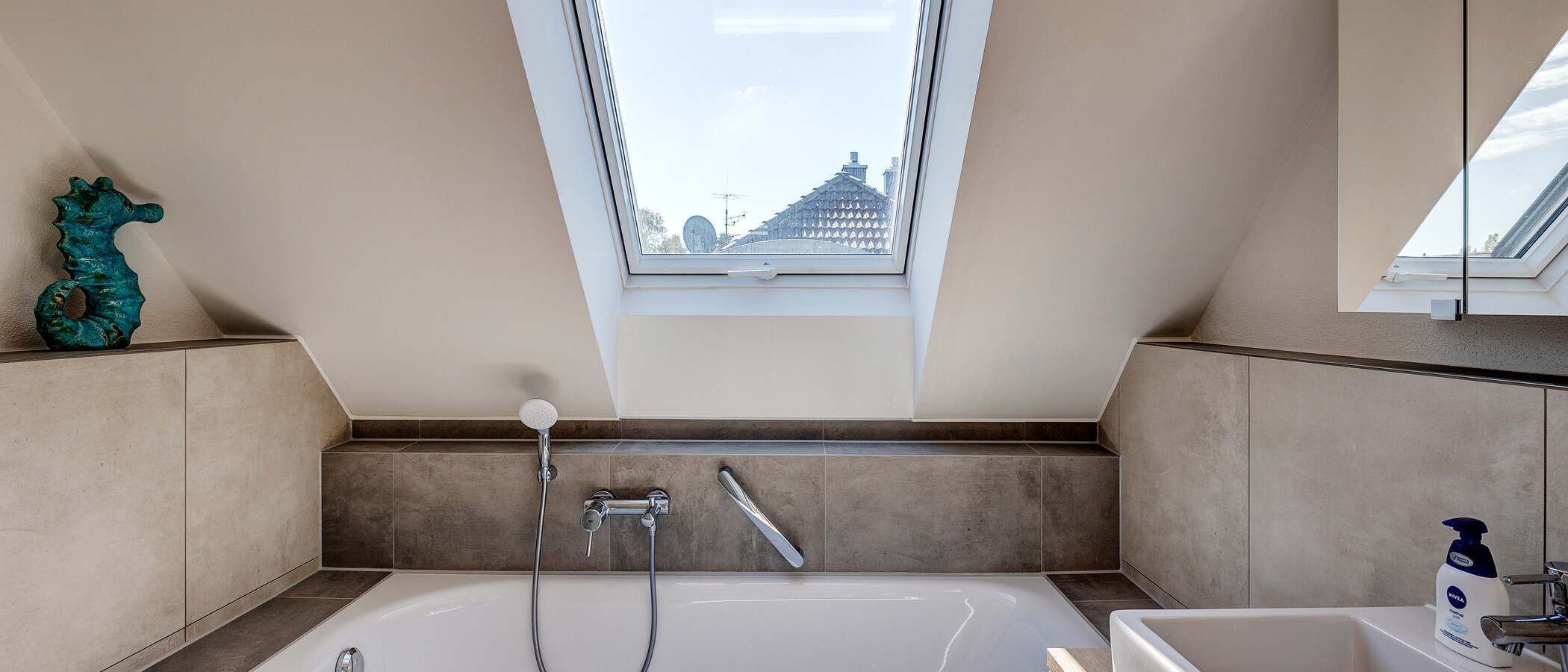 appartement sous les toits München Trudering 02 salle de bain 13137