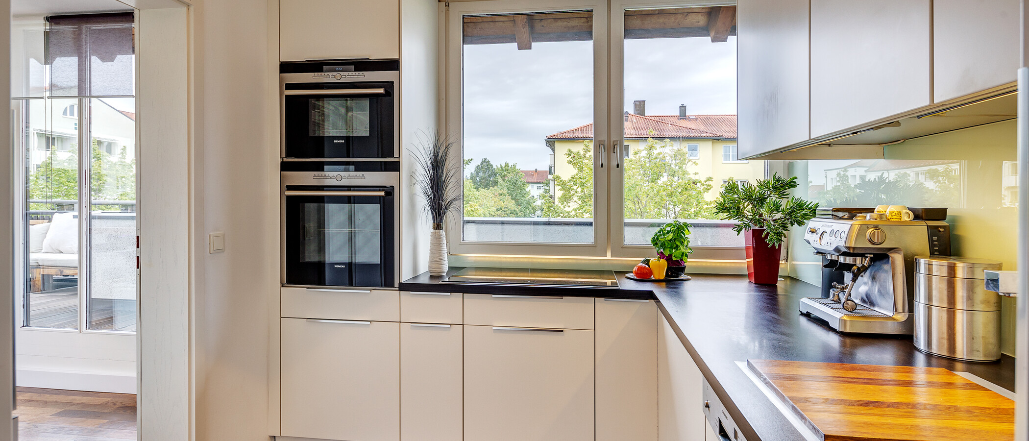 appartement style maisonnette avec mezzanine Unterföhring 01 cuisine 13159