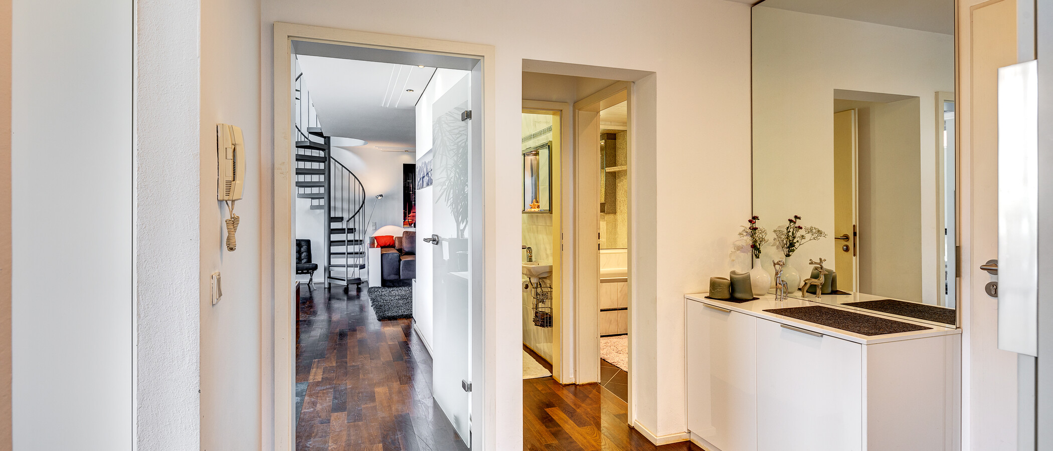 appartement style maisonnette avec mezzanine Unterföhring 02 entrée/couloir 13159