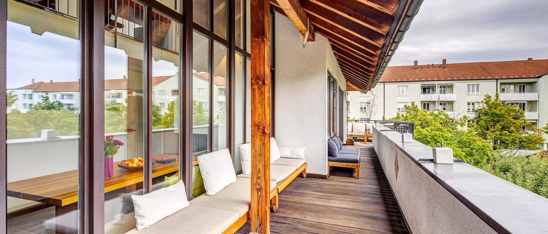 appartement style maisonnette avec mezzanine Unterföhring 02 terrasse sur le toit 13159