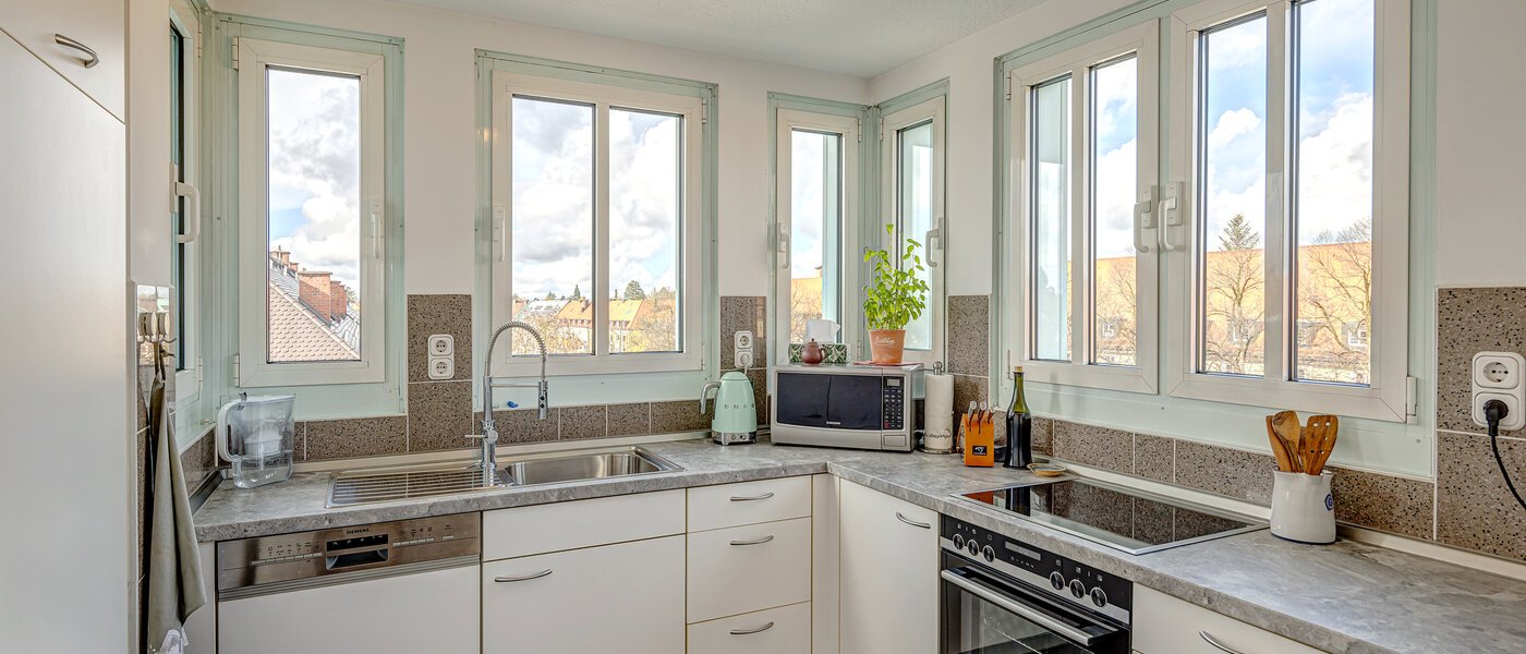 appartement style maisonnette München Sendling-Westpark 01 cuisine 13200