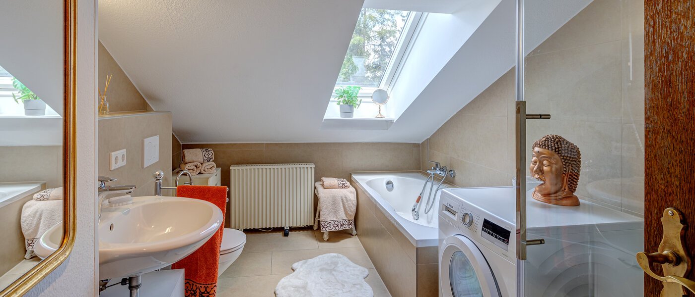 appartement sous les toits Inning am Ammersee 01 salle de bain 13224