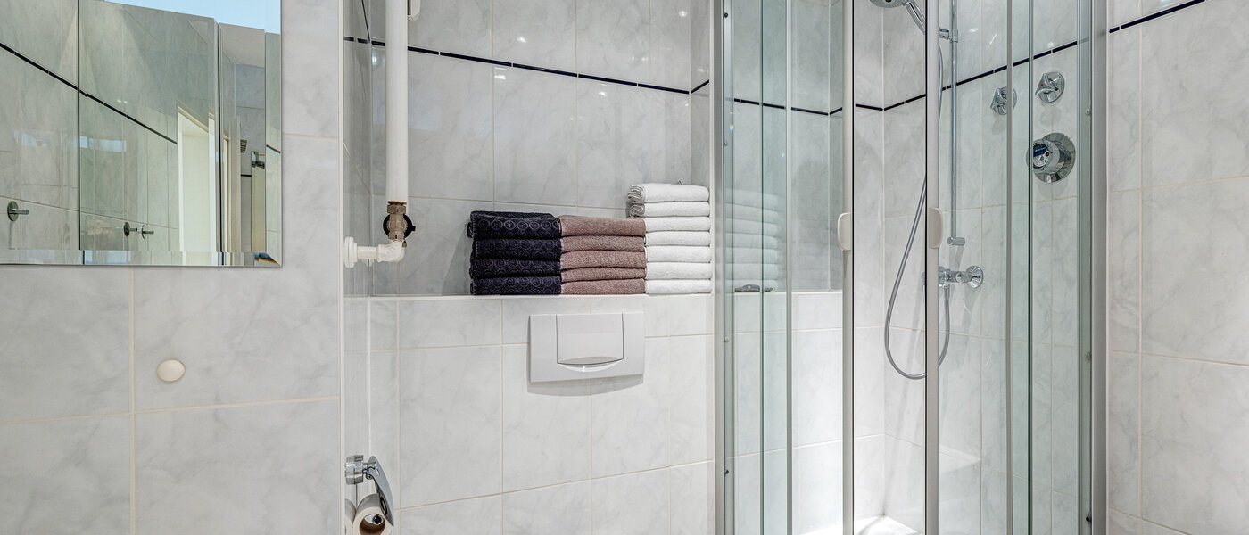 appartement avec terrasse sur le toit München Moosach 04 salle de bain 13292