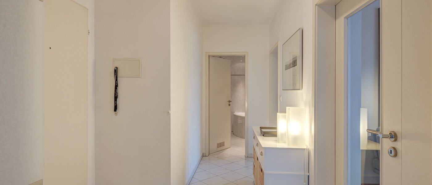 appartement avec terrasse sur le toit München Moosach 01 entrée/couloir 13292