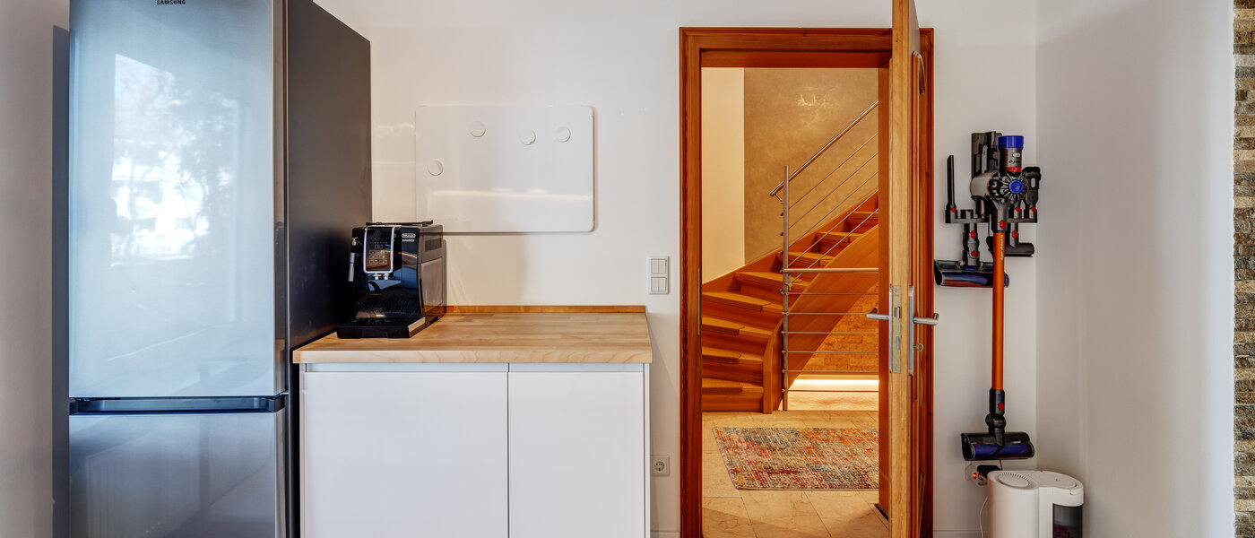 maison mitoyenne placée au milieu de la rangée München Obersendling 04 cuisine 13312