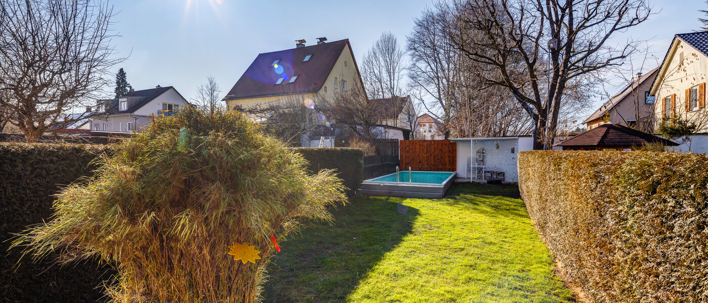 maison mitoyenne placée au milieu de la rangée München Obersendling 01 jardin 13312