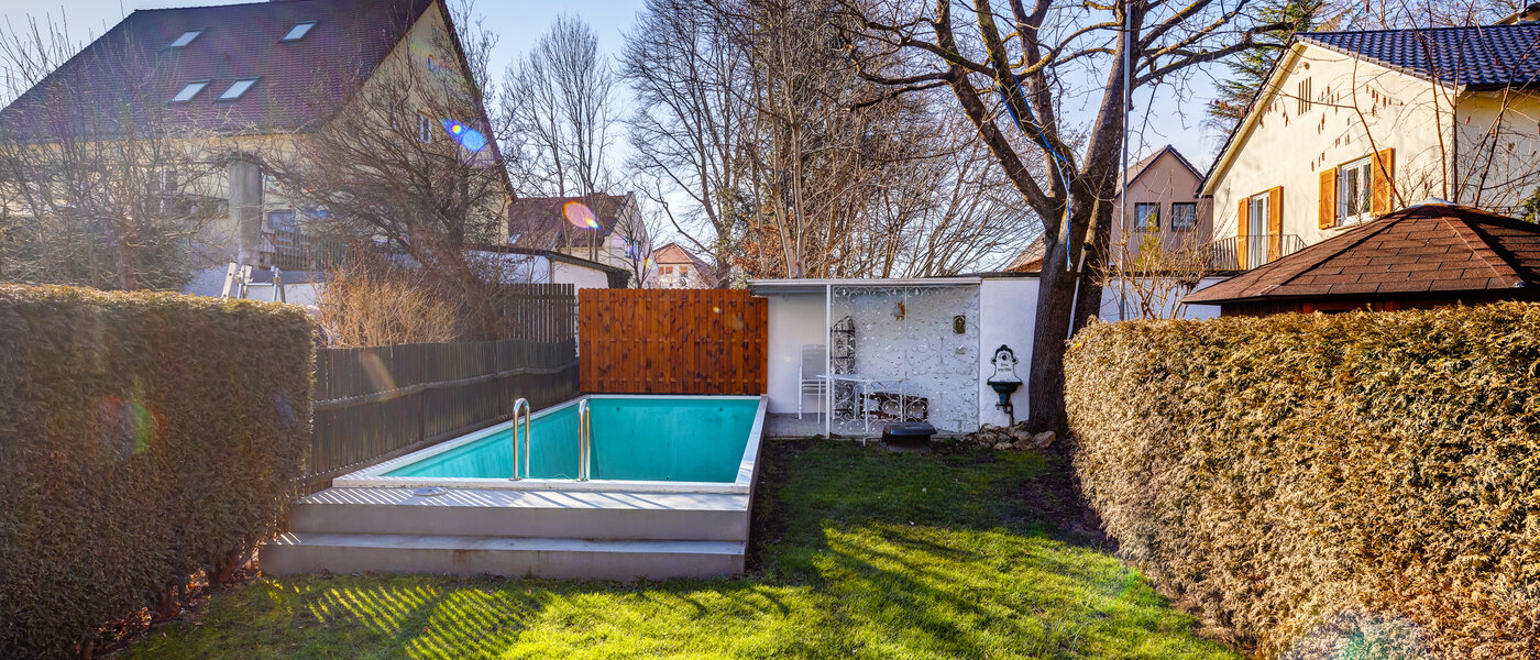 maison mitoyenne placée au milieu de la rangée München Obersendling 02 jardin 13312