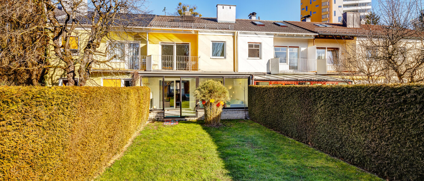 maison mitoyenne placée au milieu de la rangée München Obersendling 03 jardin 13312