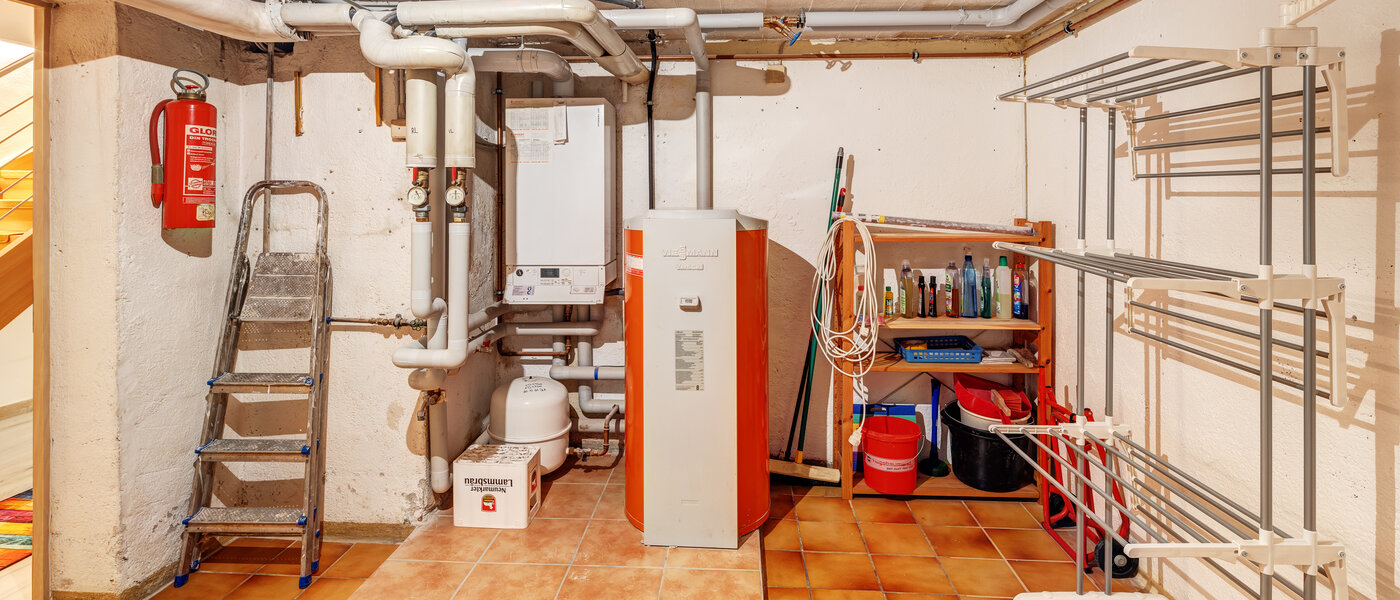 maison mitoyenne placée au milieu de la rangée München Obersendling 02 buanderie 13312