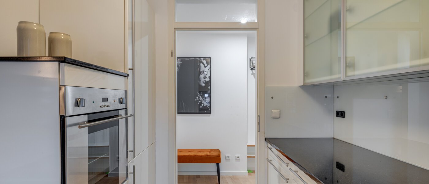 appartement style maisonnette avec mezzanine München Maxvorstadt 03 cuisine 13317