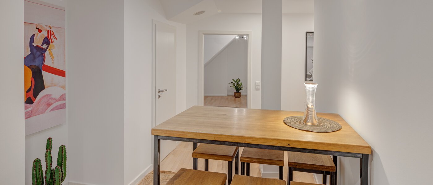 appartement style maisonnette avec mezzanine München Maxvorstadt 04 entrée/couloir 13317