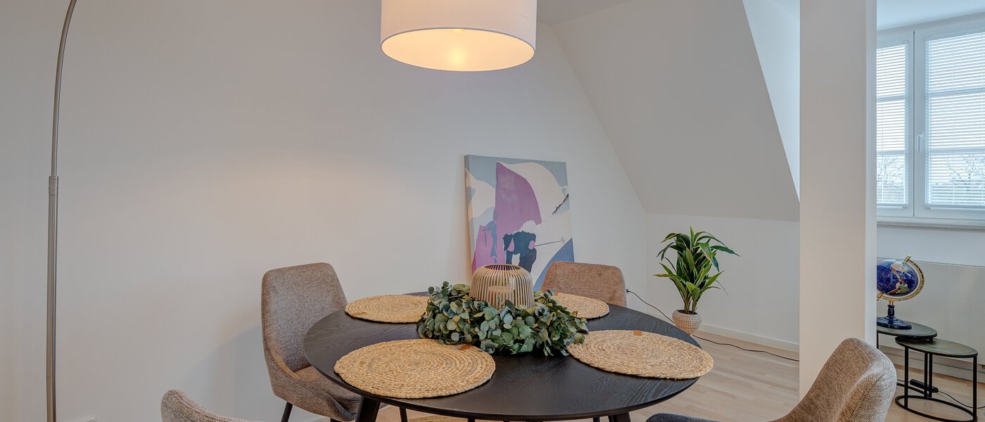 appartement style maisonnette avec mezzanine München Maxvorstadt 02 pièce à vivre 13317