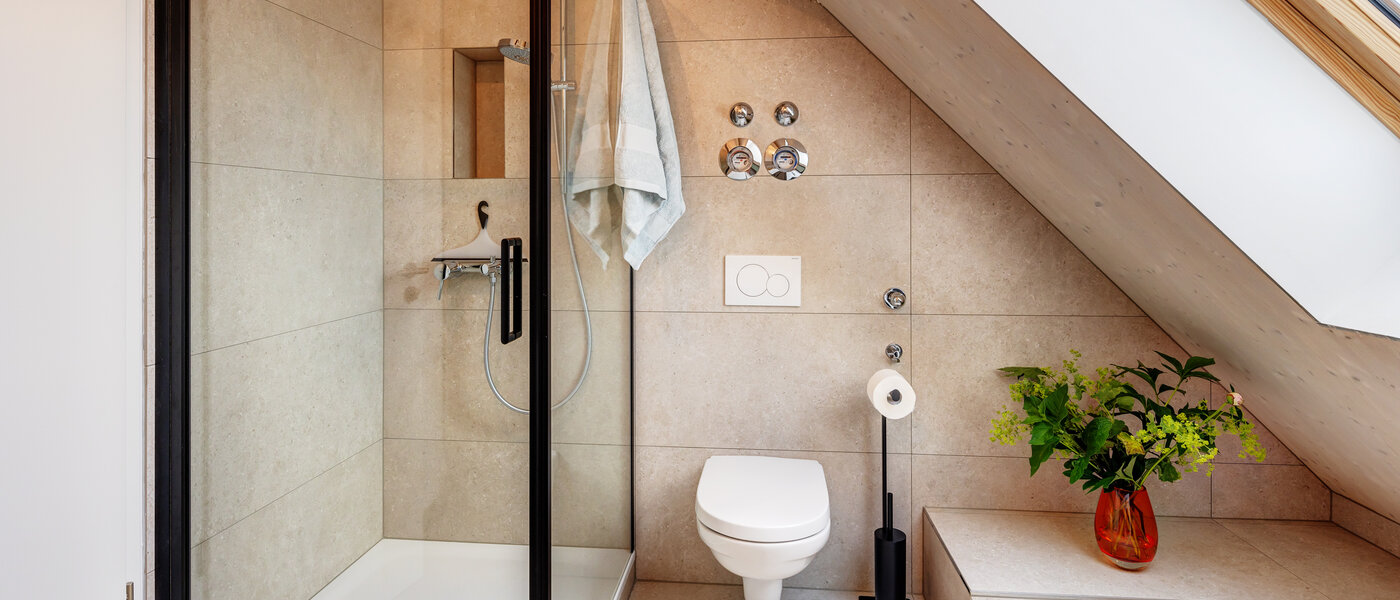 appartement sous les toits München Berg am Laim 01 salle de bain 13504