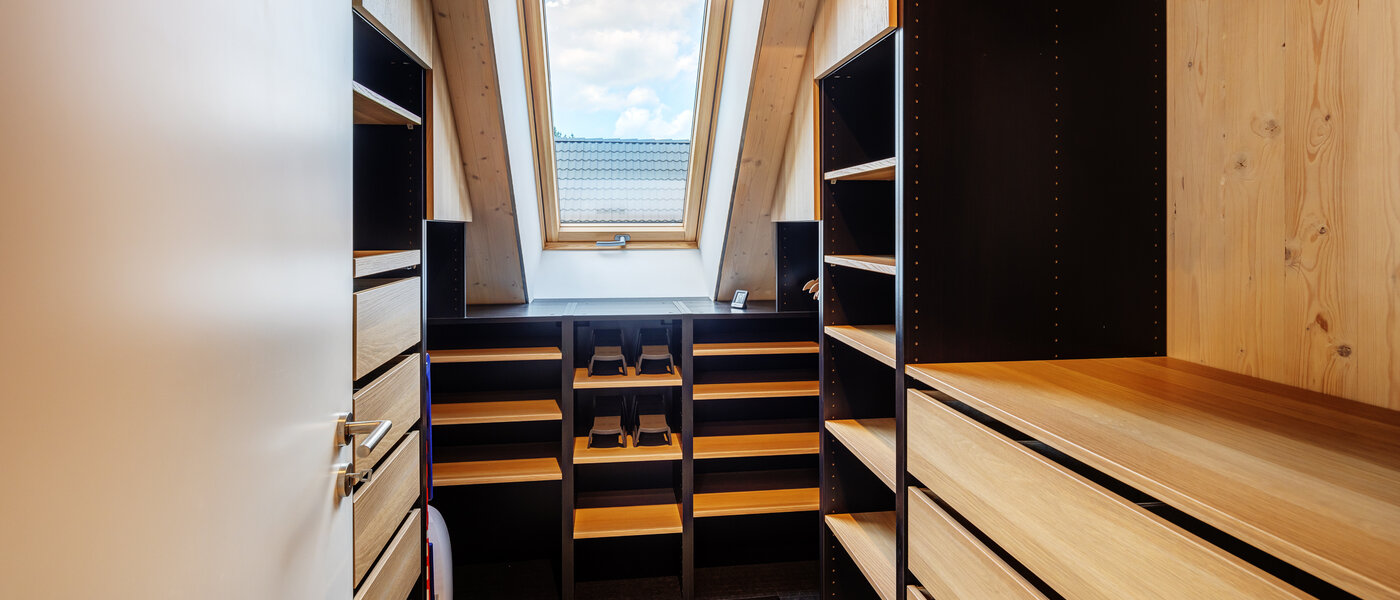 appartement sous les toits München Berg am Laim 01 Penderie intégrée 13504