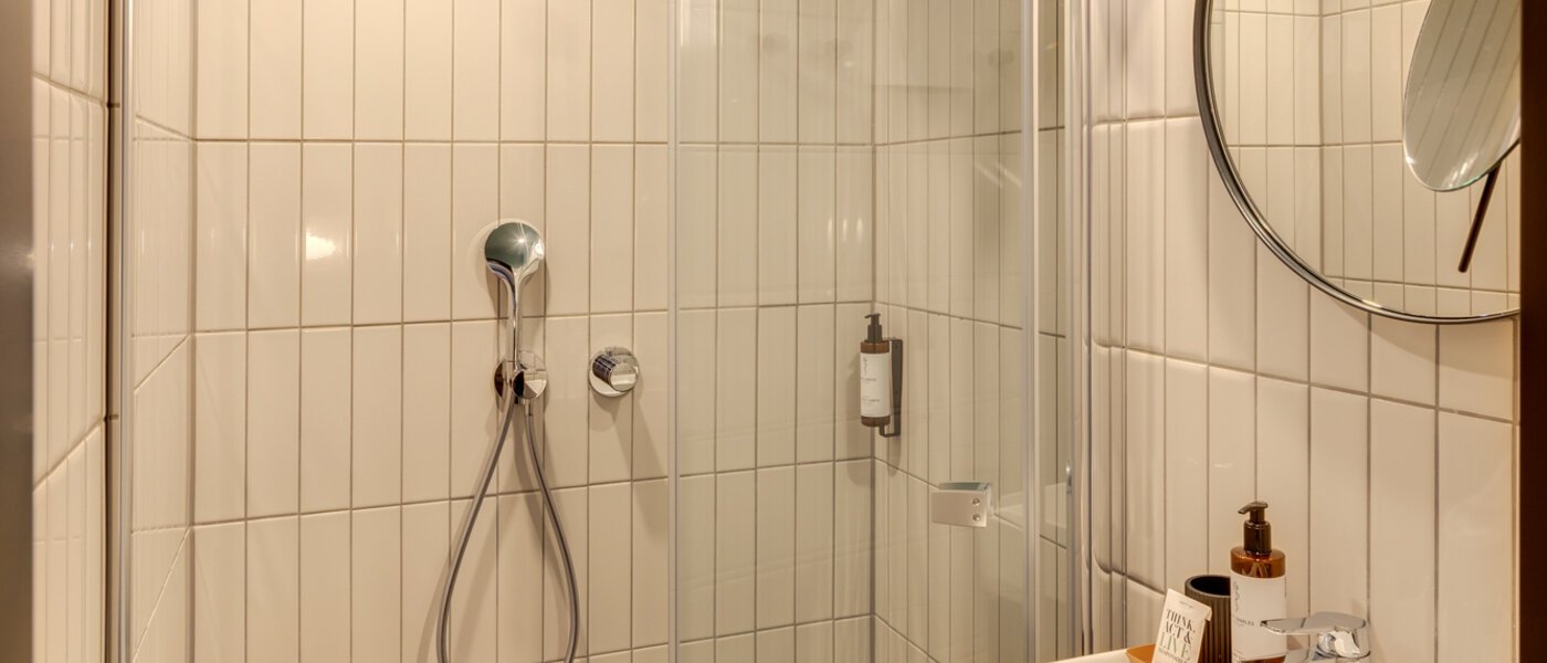 appartement style maisonnette München Neuperlach 01 2ème s. de bain 13536