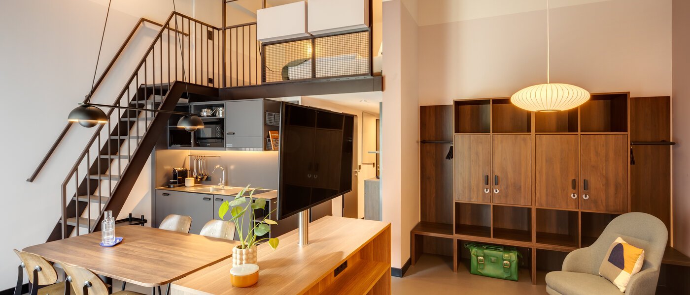 appartement style maisonnette München Neuperlach 03 pièce à vivre 13536