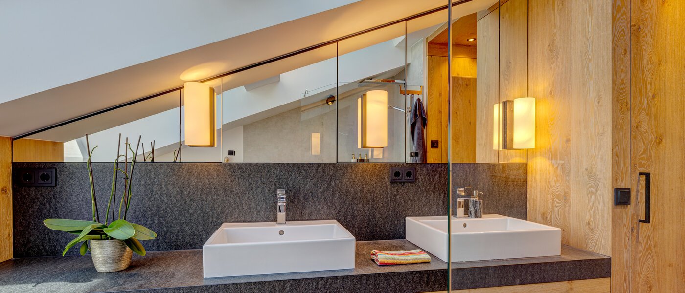 appartement sous les toits Holzkirchen 01 salle de bain 13582