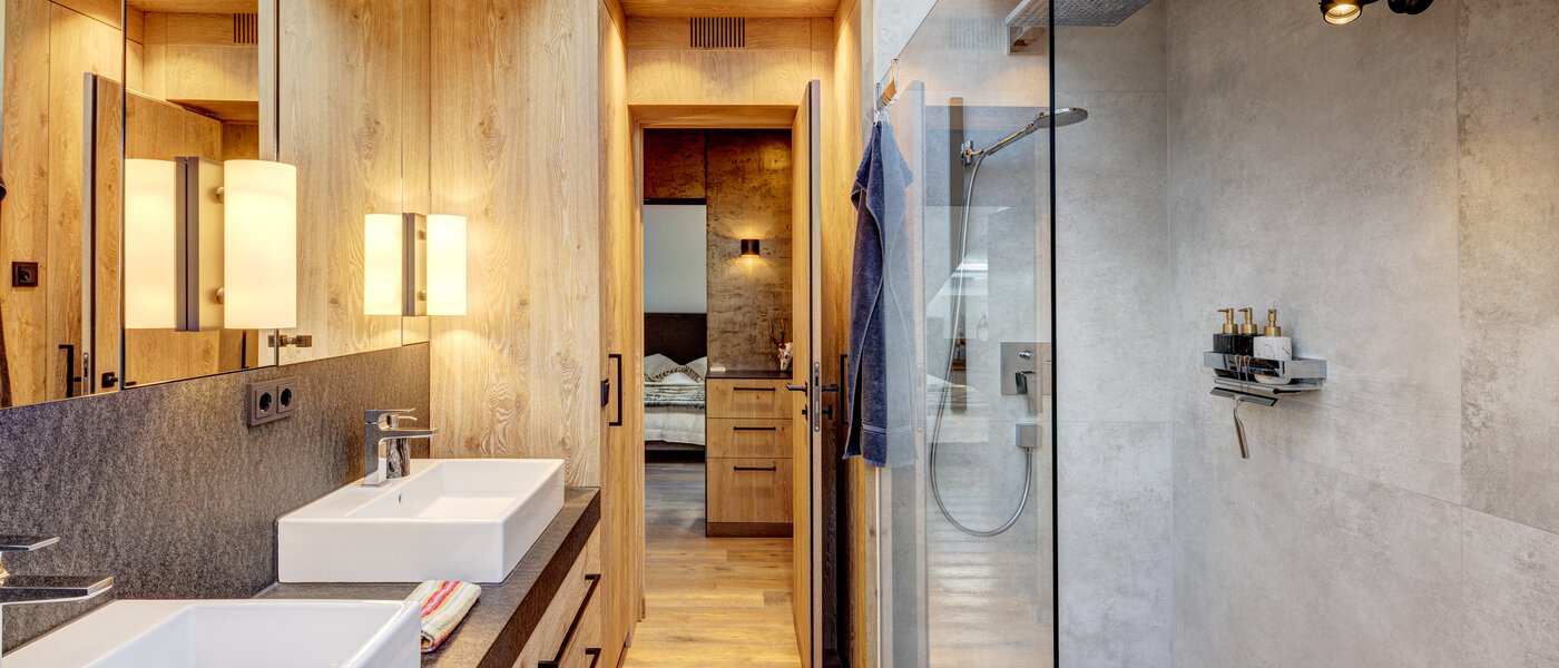 appartement sous les toits Holzkirchen 02 salle de bain 13582