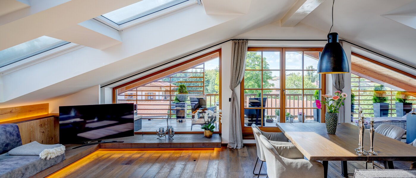 appartement sous les toits Holzkirchen 02 pièce à vivre 13582