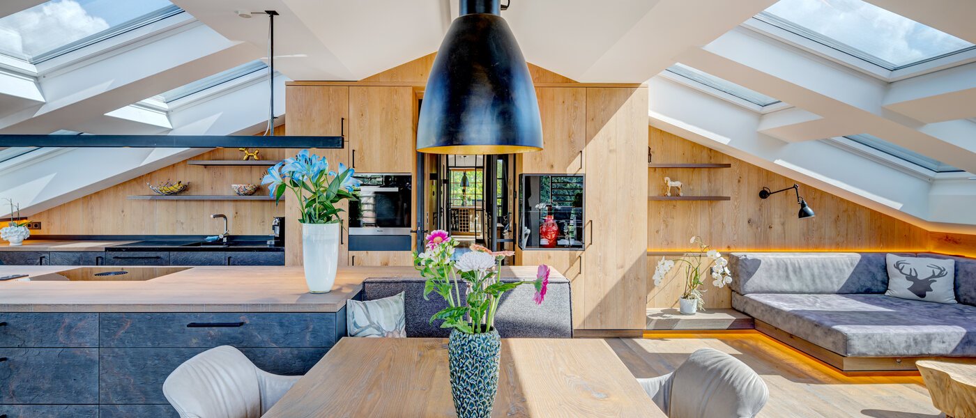 appartement sous les toits Holzkirchen 04 pièce à vivre 13582