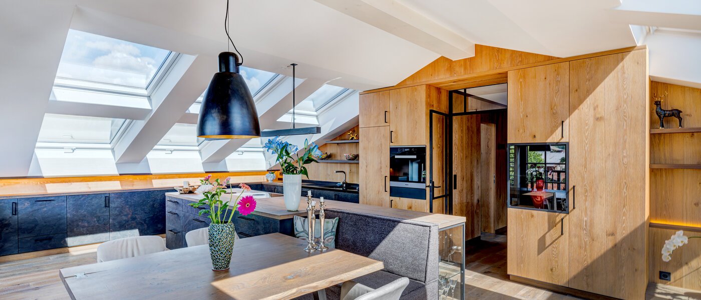 appartement sous les toits Holzkirchen 05 pièce à vivre 13582