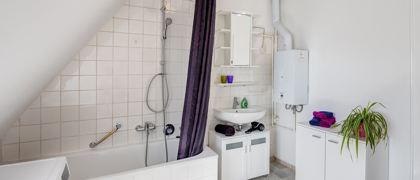 appartement sous les toits München Nymphenburg 02 salle de bain 13654