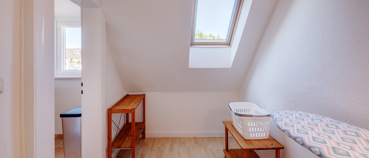 appartement sous les toits München Nymphenburg 01 buanderie 13654