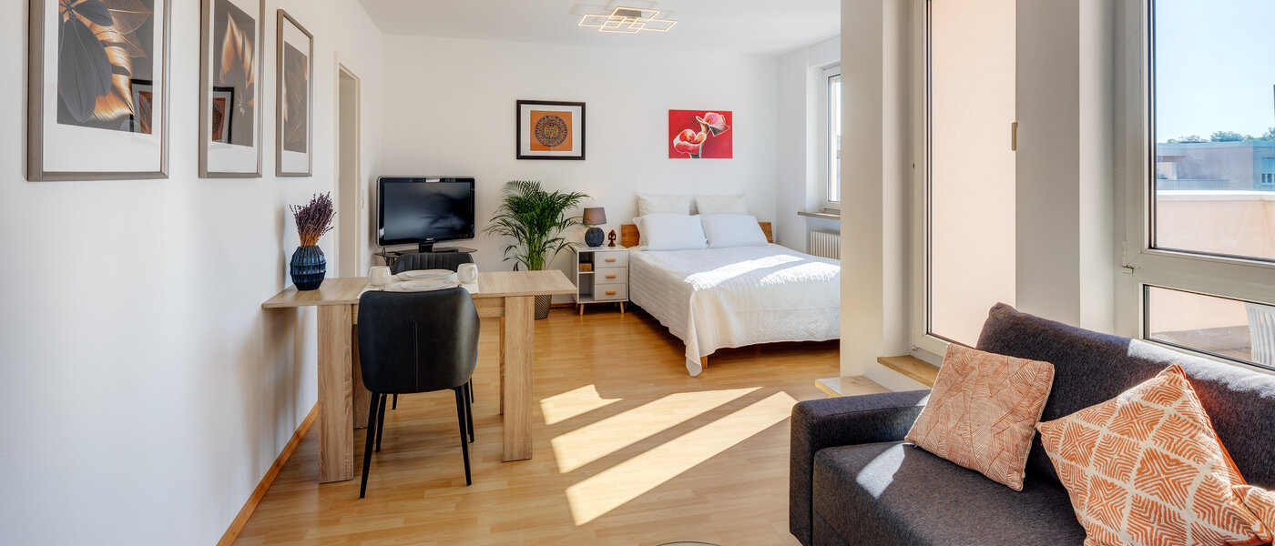 appartement avec terrasse sur le toit München Neuperlach 01 pièce à vivre 13658