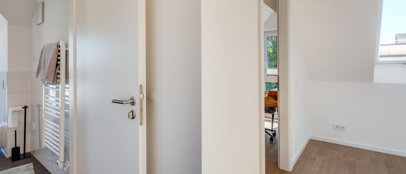 appartement sous les toits Aschheim 06 entrée/couloir 13679