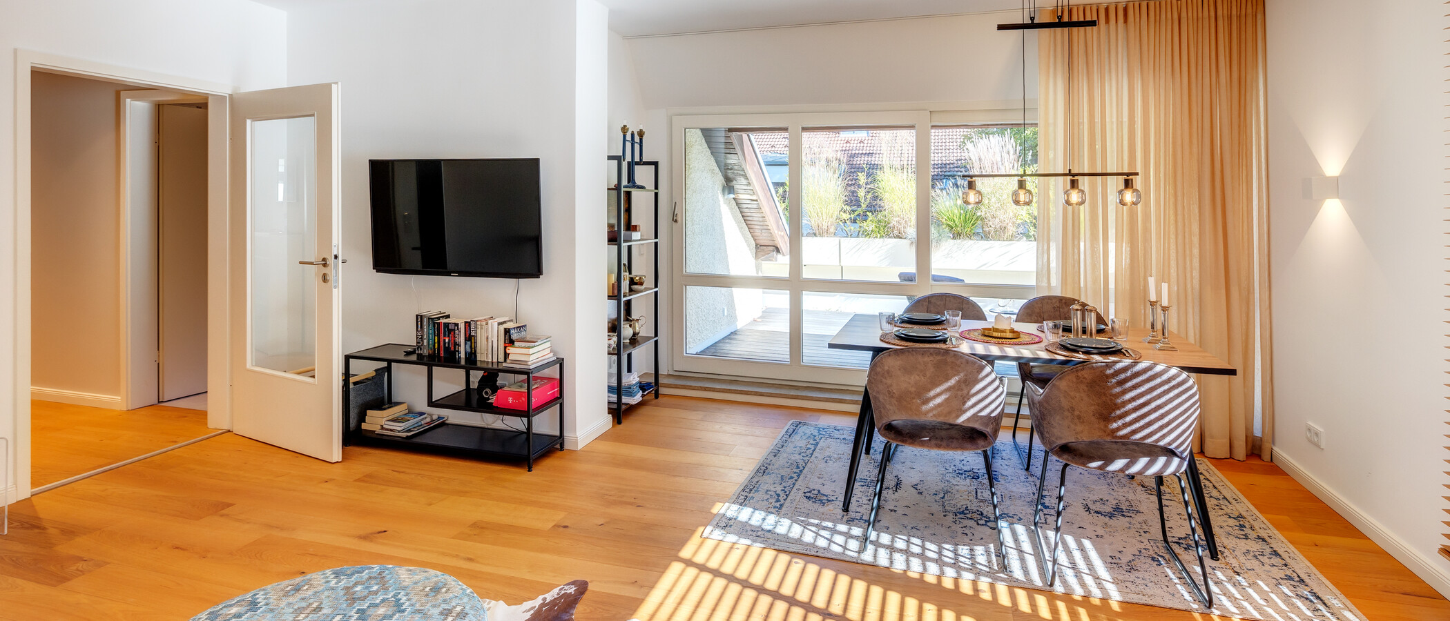 appartement avec terrasse sur le toit München Solln 04 pièce à vivre 13689