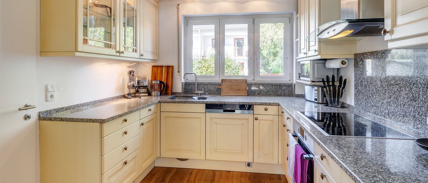 dernière maison de la rangée de maisons mitoyennes Eichenau 01 cuisine 13696