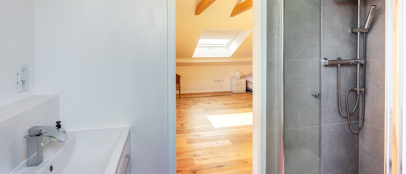 dernière maison de la rangée de maisons mitoyennes Eichenau 01 2ème s. de bain 13696