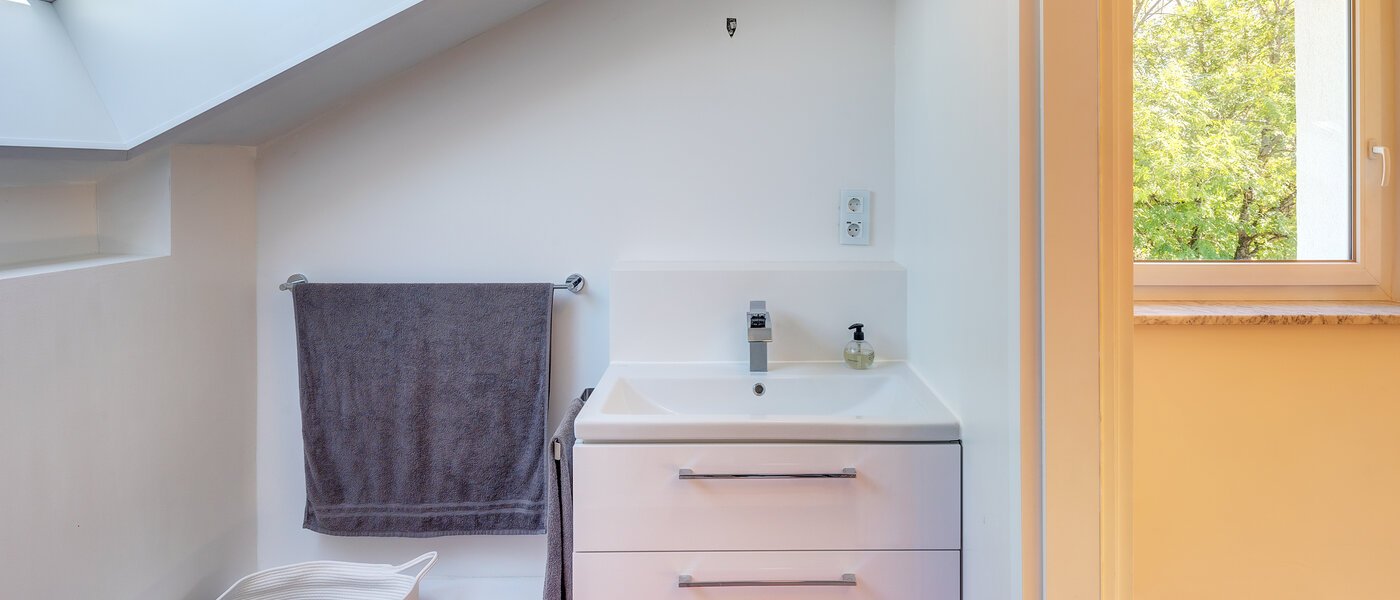 dernière maison de la rangée de maisons mitoyennes Eichenau 03 2ème s. de bain 13696