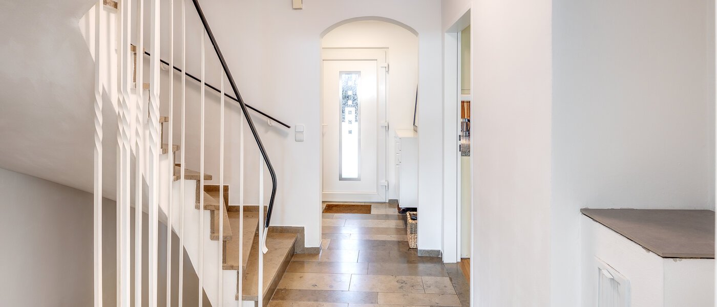 dernière maison de la rangée de maisons mitoyennes Eichenau 01 entrée/couloir 13696