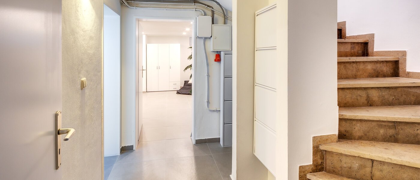 dernière maison de la rangée de maisons mitoyennes Eichenau 04 entrée/couloir 13696