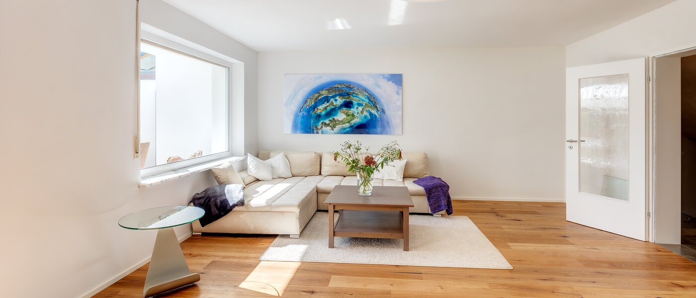 dernière maison de la rangée de maisons mitoyennes Eichenau 02 pièce à vivre 13696