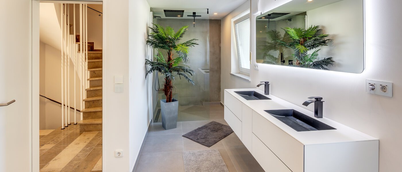 dernière maison de la rangée de maisons mitoyennes Eichenau 01 1ère salle de bain 13696